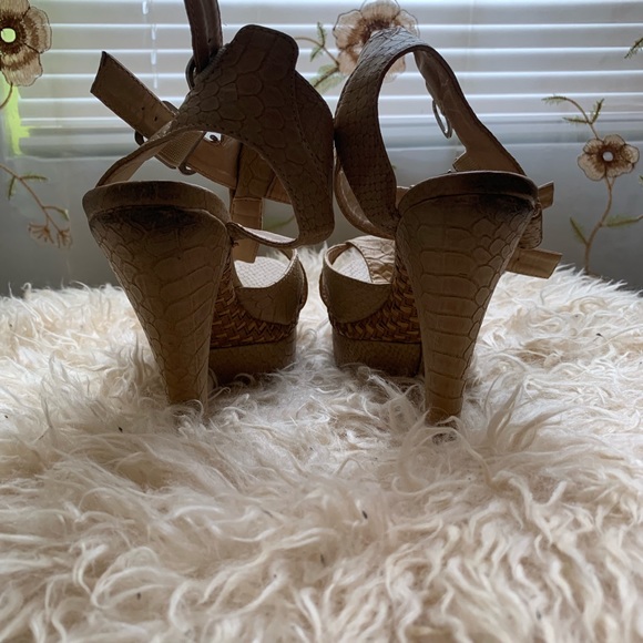 Snakeskin platform sandals - Picture 4 of 5